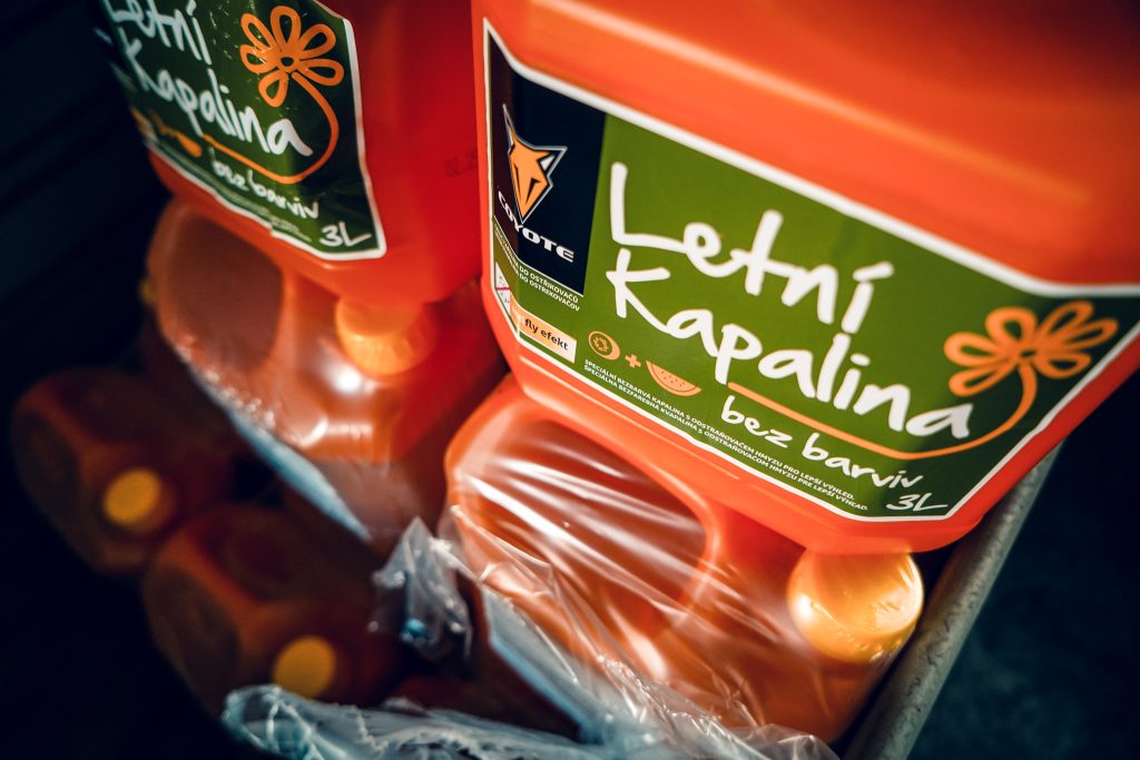 Pohonné hmoty, oleje, maziva, provozní hmoty, chemická a dílenská chemie