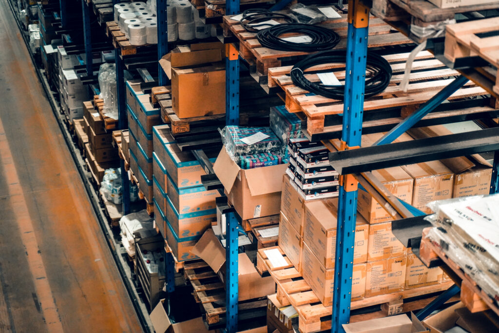 Stavební, spojovací a vodoinstalační materiál